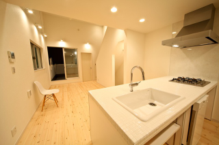 Illustration for article titled Cramped Or Not, I Want To Live in These Tiny Japanese Houses
